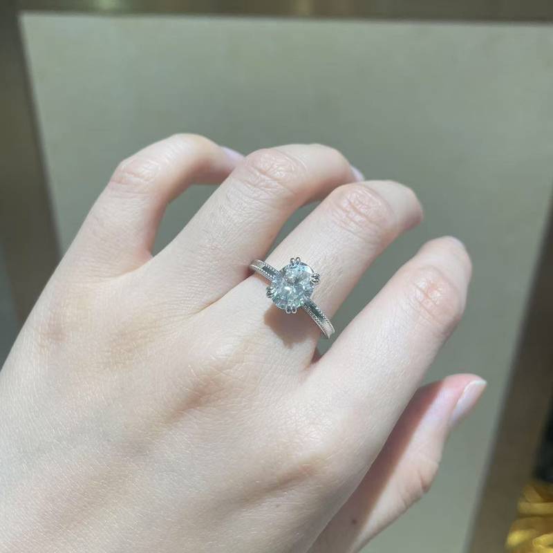 简约蛋形女戒S925银镀白金定制选款莫桑钻2.0ct